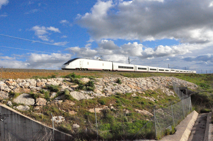 Talgo Avril exceeds 363 km/h between Valladolid and Burgos